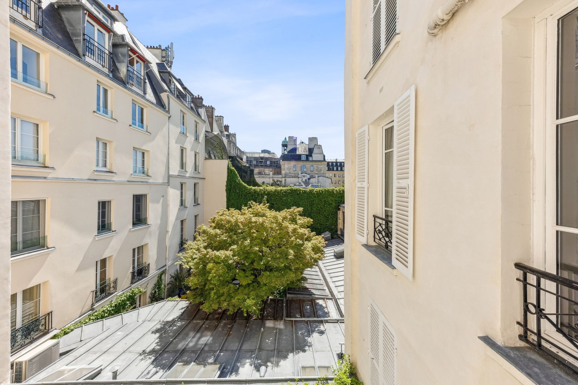 apartment 3 Rooms for sale on PARIS (75007)