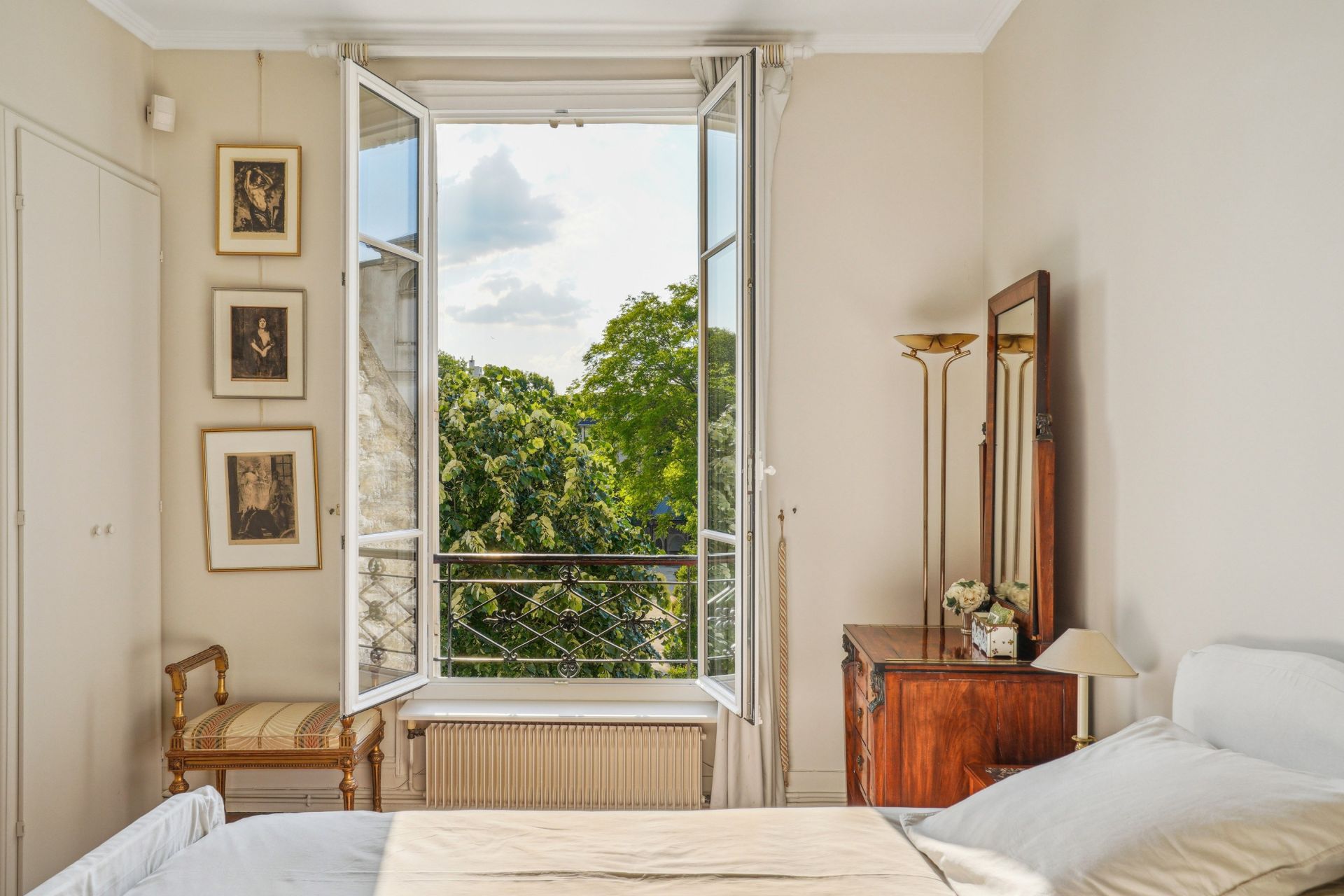 apartment 3 Rooms for sale on PARIS (75007)