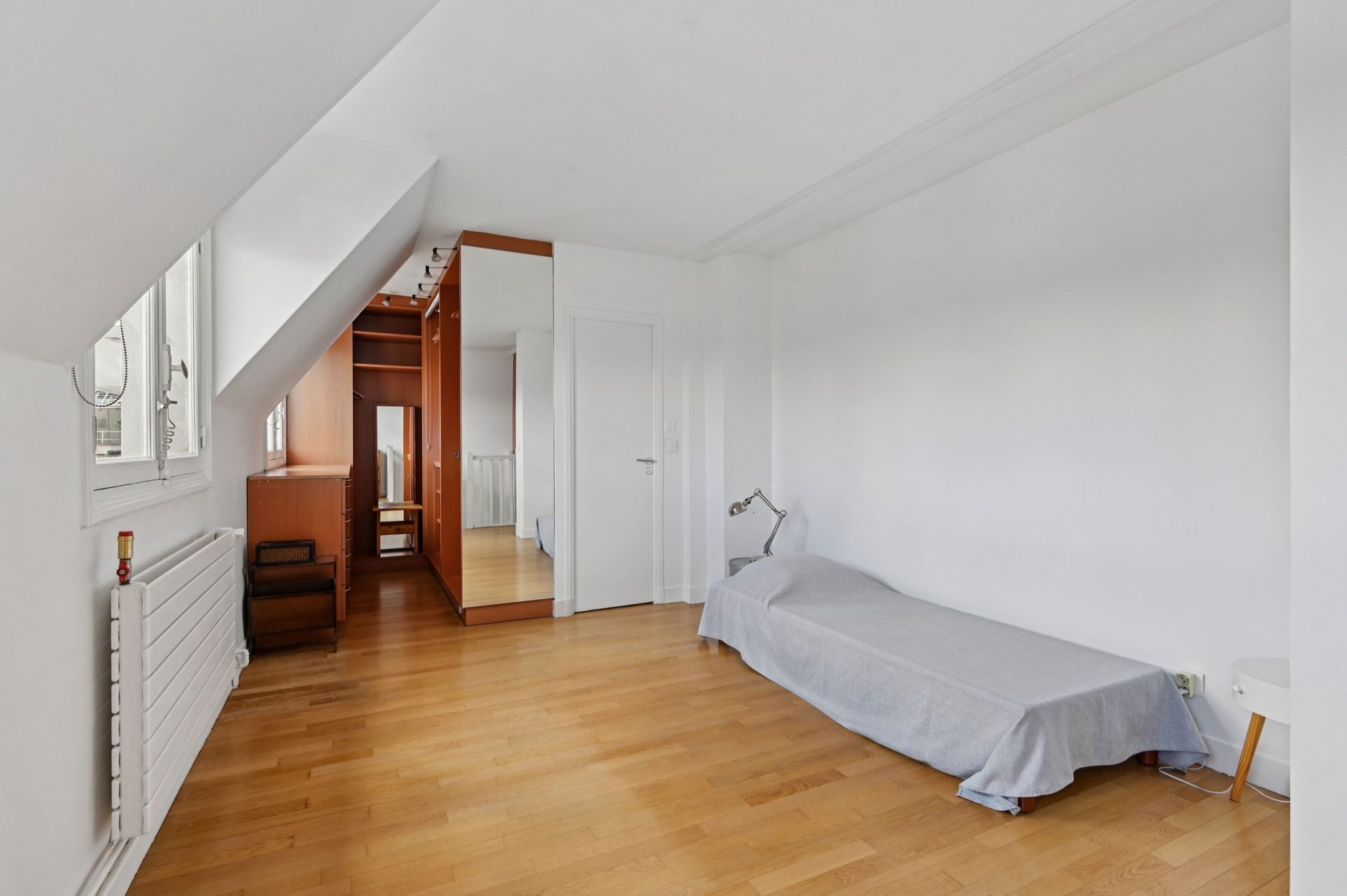 duplex 3 Rooms for sale on PARIS (75116)