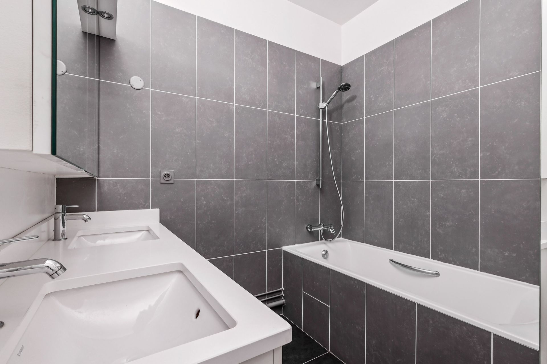 apartment 3 Rooms for sale on PARIS (75007)