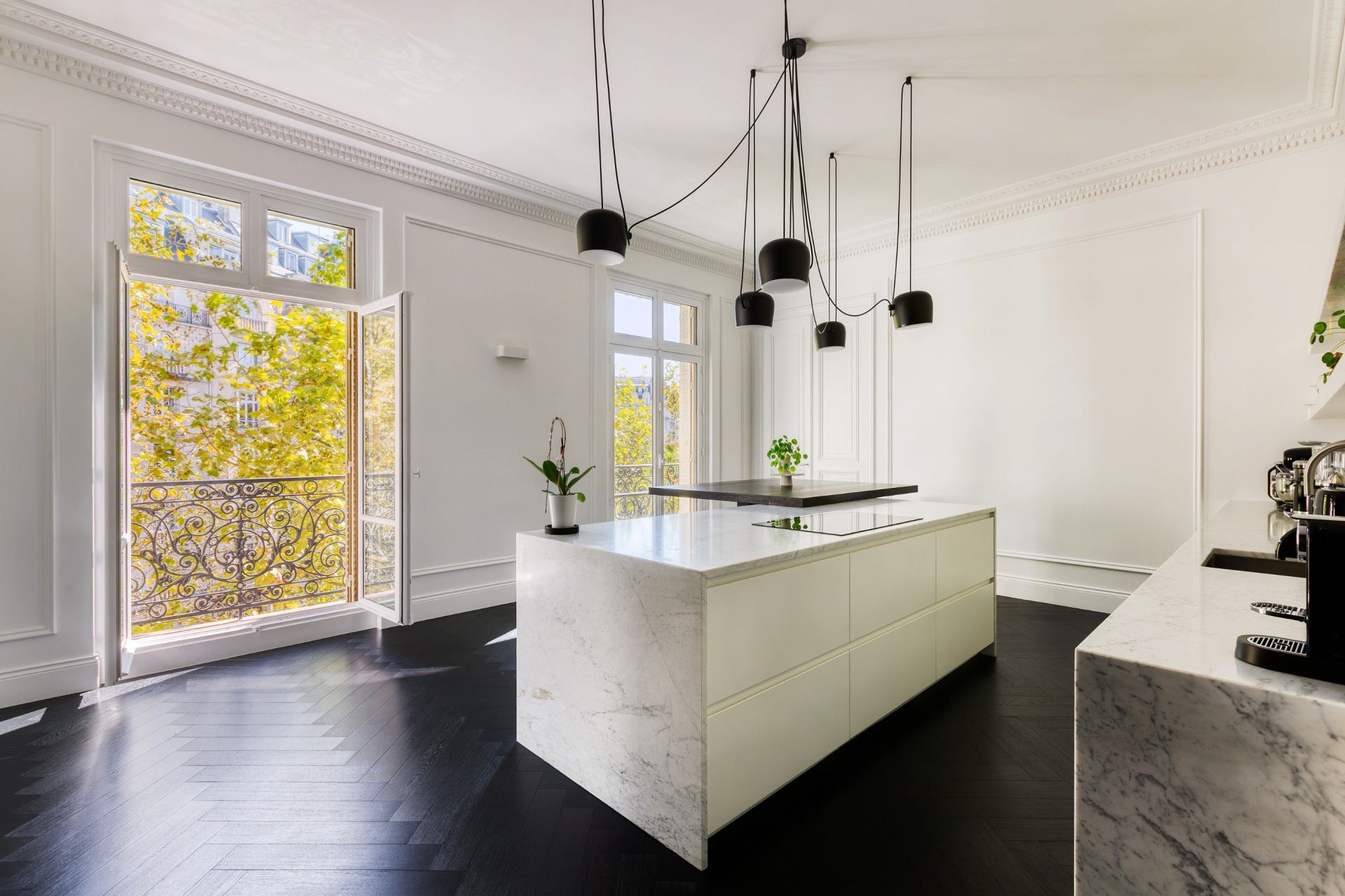 apartment 7 Rooms for sale on PARIS (75016)