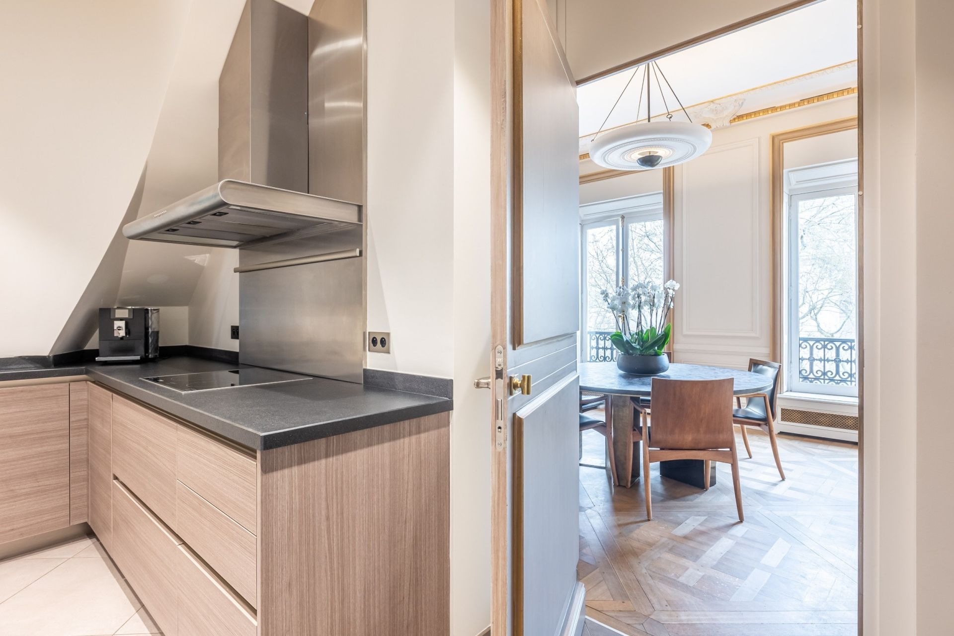 apartment 5 Rooms for sale on PARIS (75016)