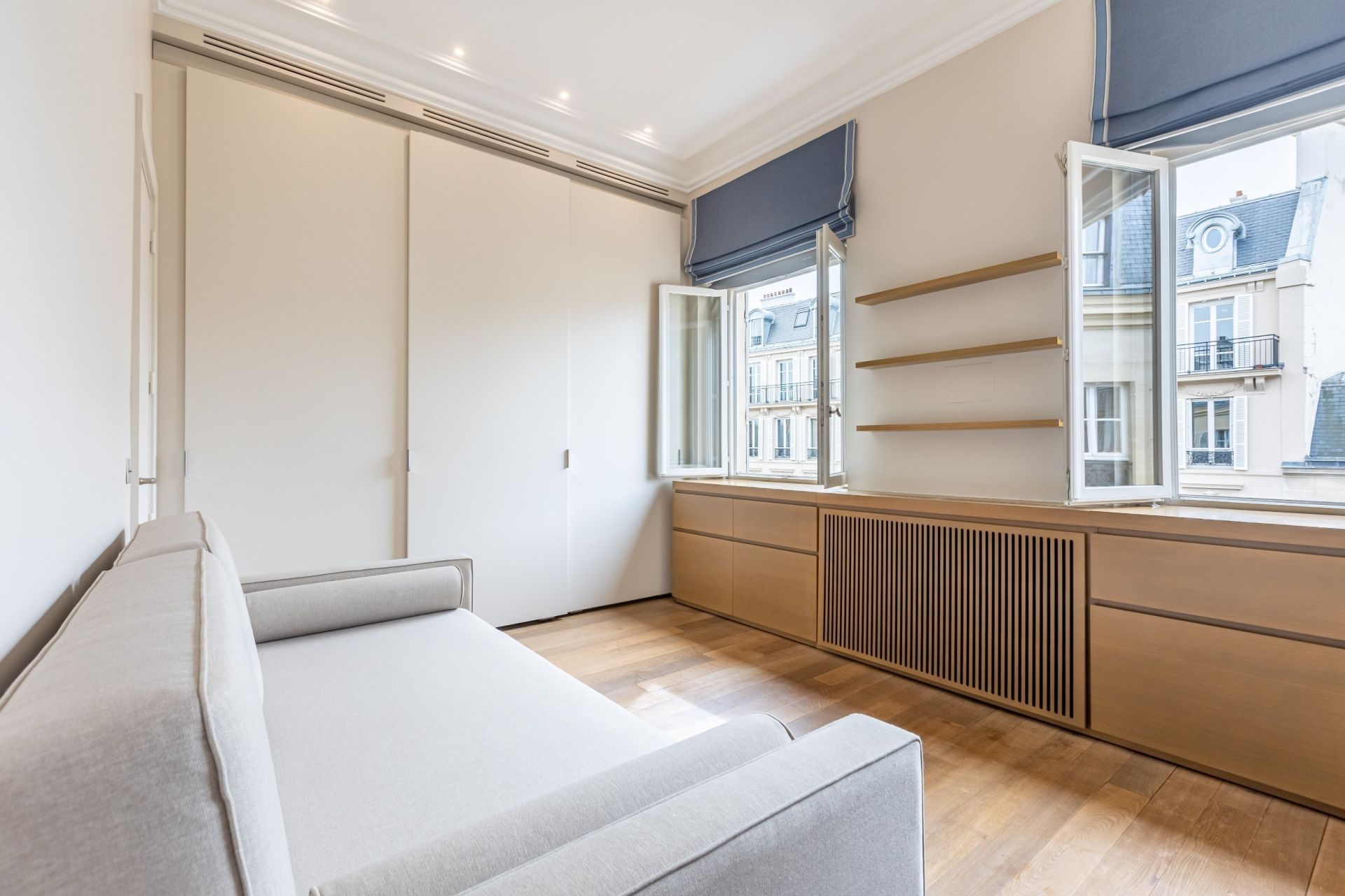 apartment 5 Rooms for sale on PARIS (75016)