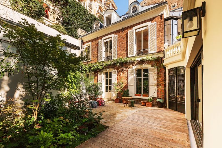 house 10 Rooms for sale on PARIS (75016)