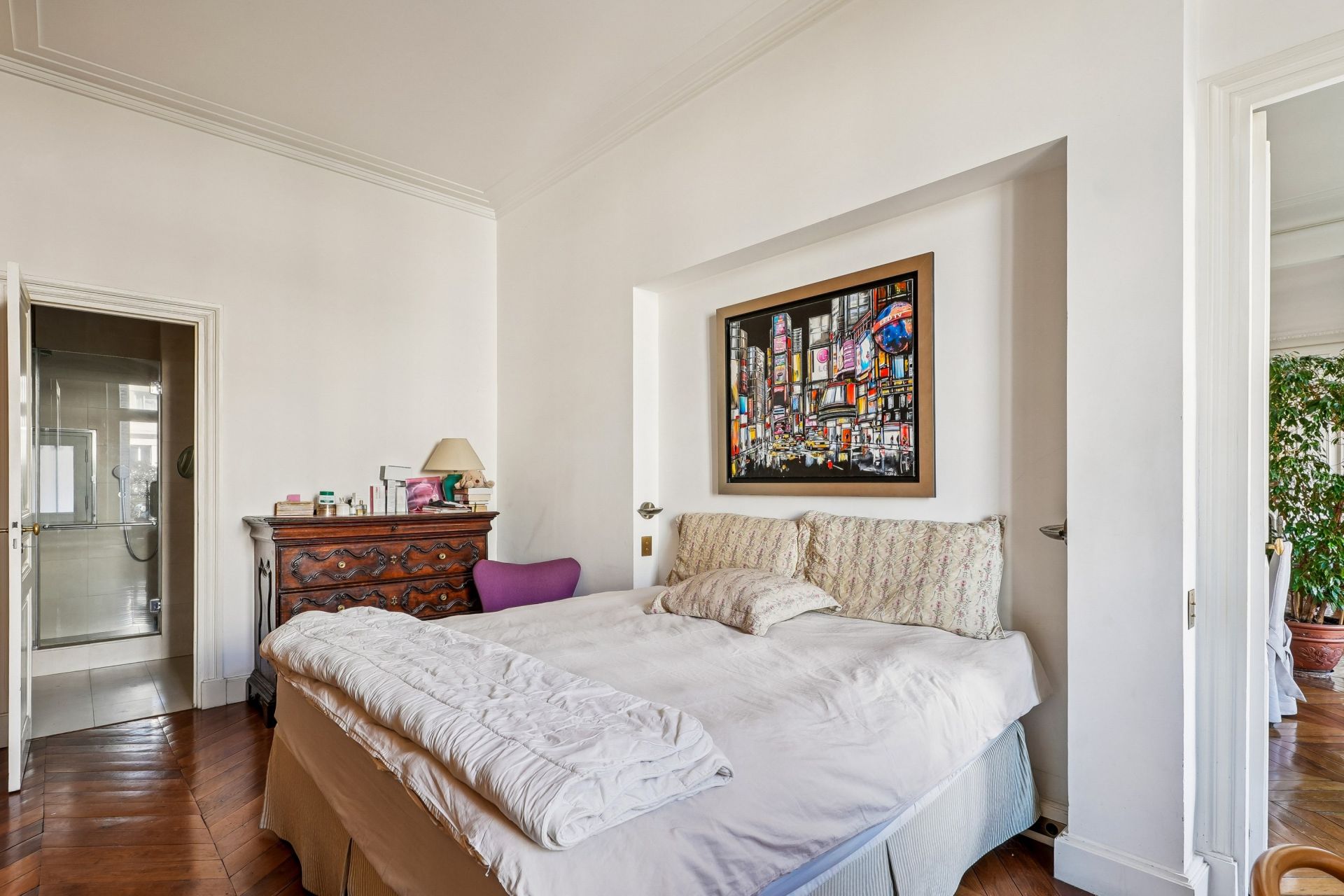 apartment 5 Rooms for sale on PARIS (75008)