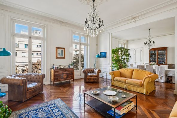 Sale Apartment Paris 8 5 Rooms 181 m²