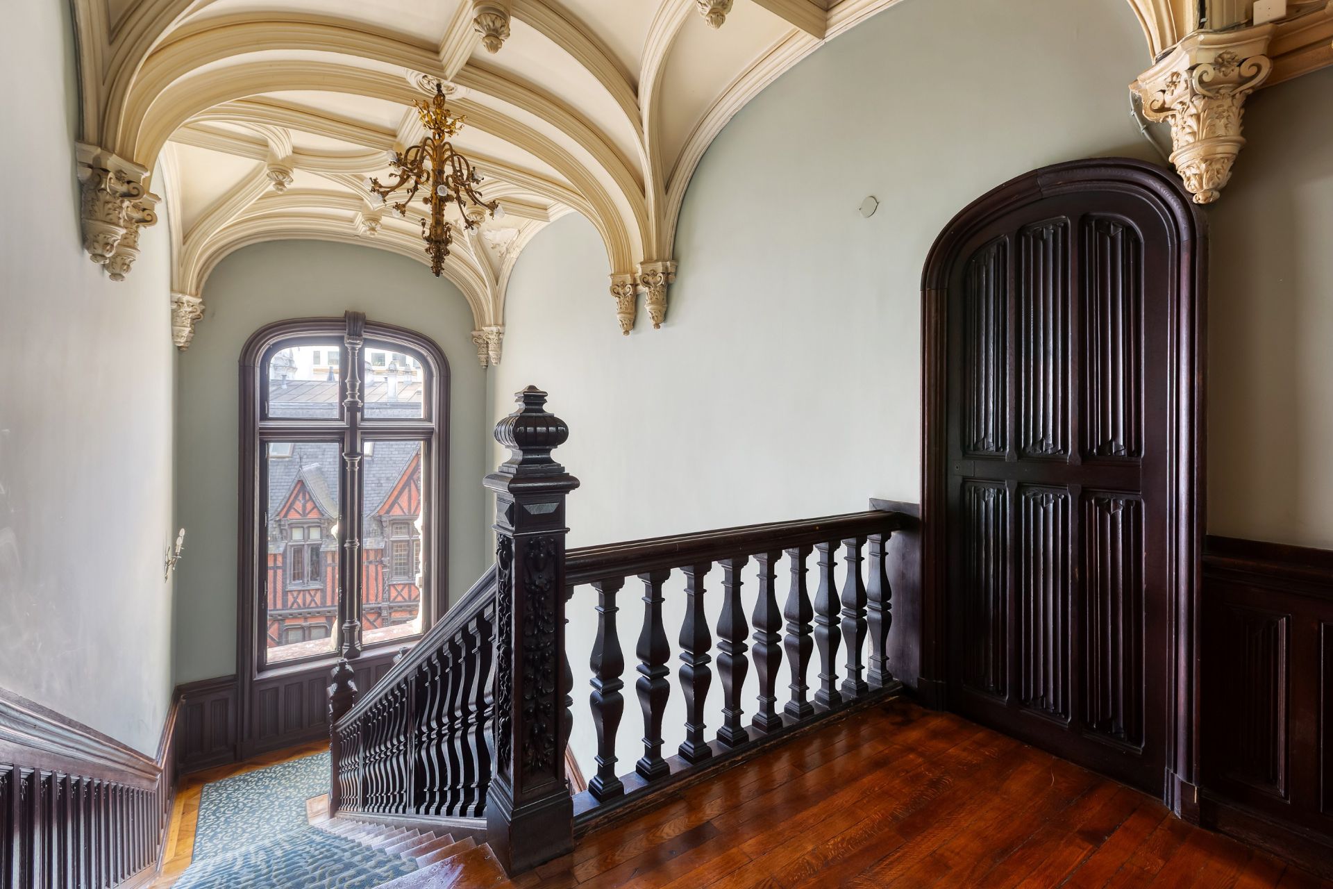 apartment 4 Rooms for sale on PARIS (75008)