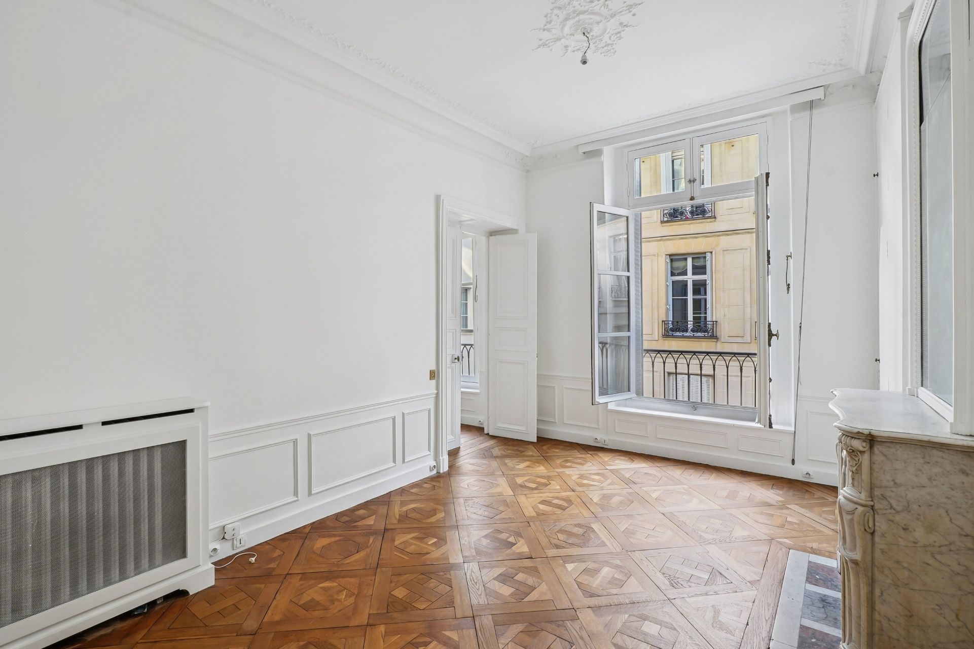 apartment 4 Rooms for sale on PARIS (75001)