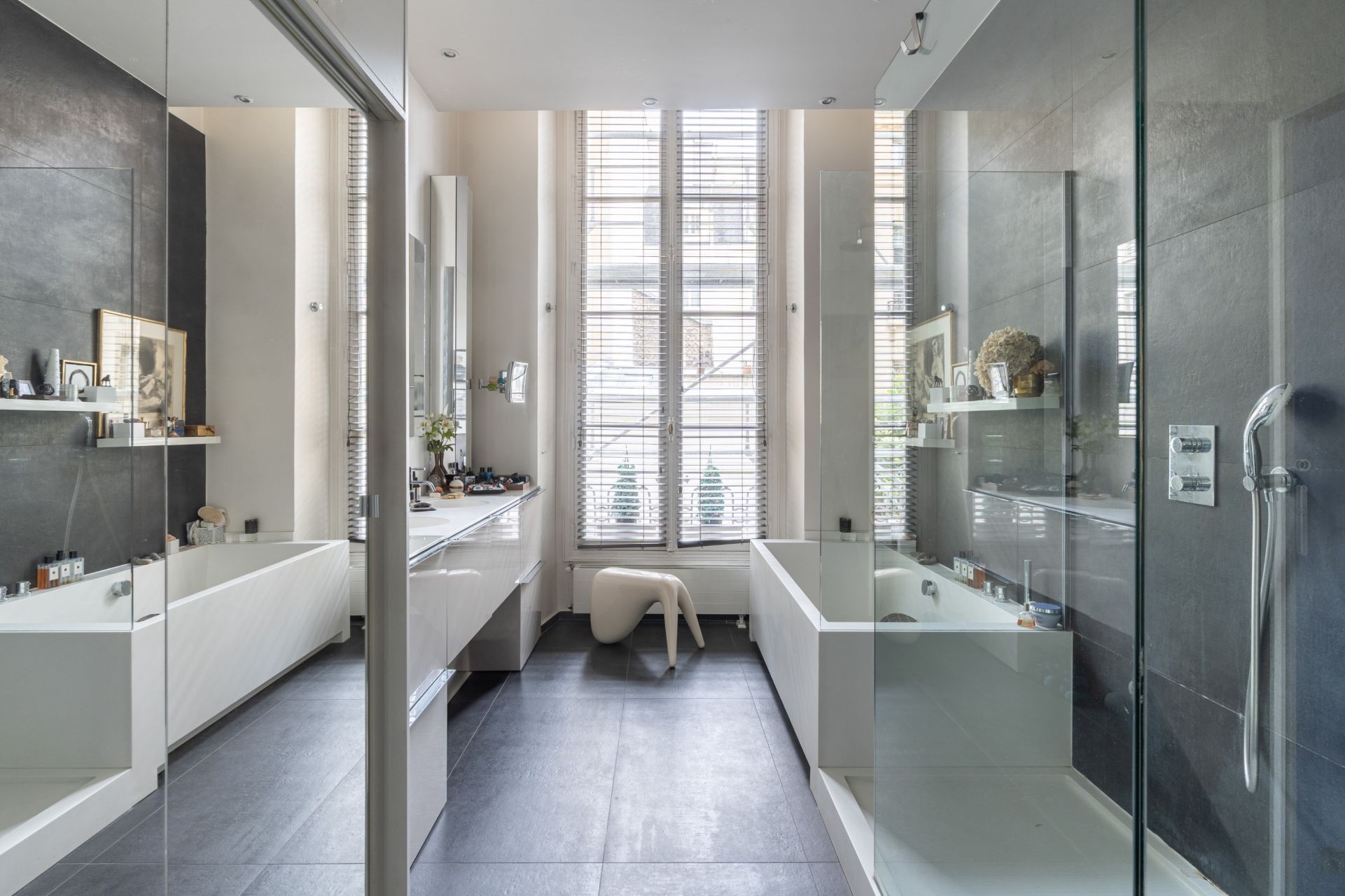 apartment 5 Rooms for sale on PARIS (75006)