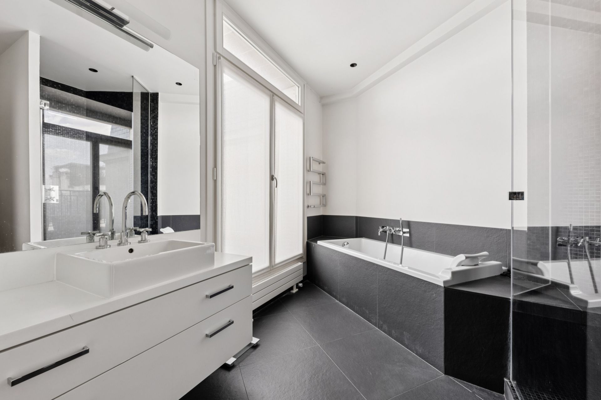 appartement 13 Pièces en vente sur PARIS (75016)