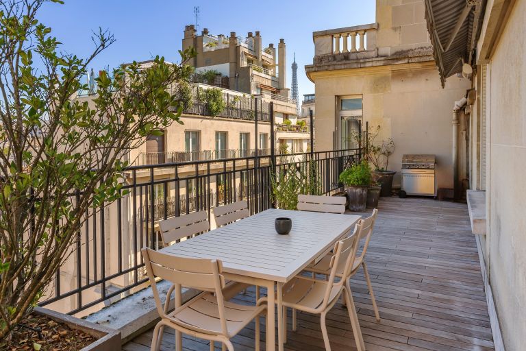 apartment 13 Rooms for sale on PARIS (75016)