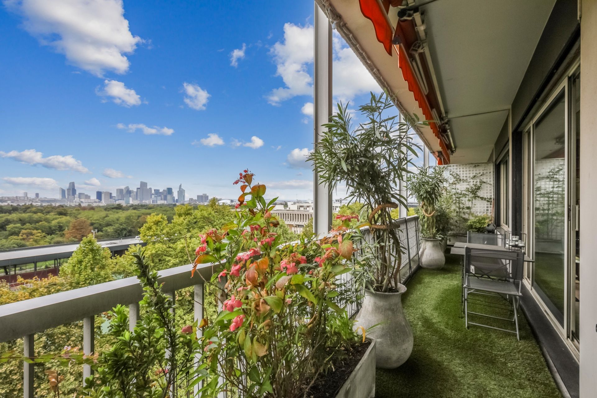 apartment 4 Rooms for sale on PARIS (75016)