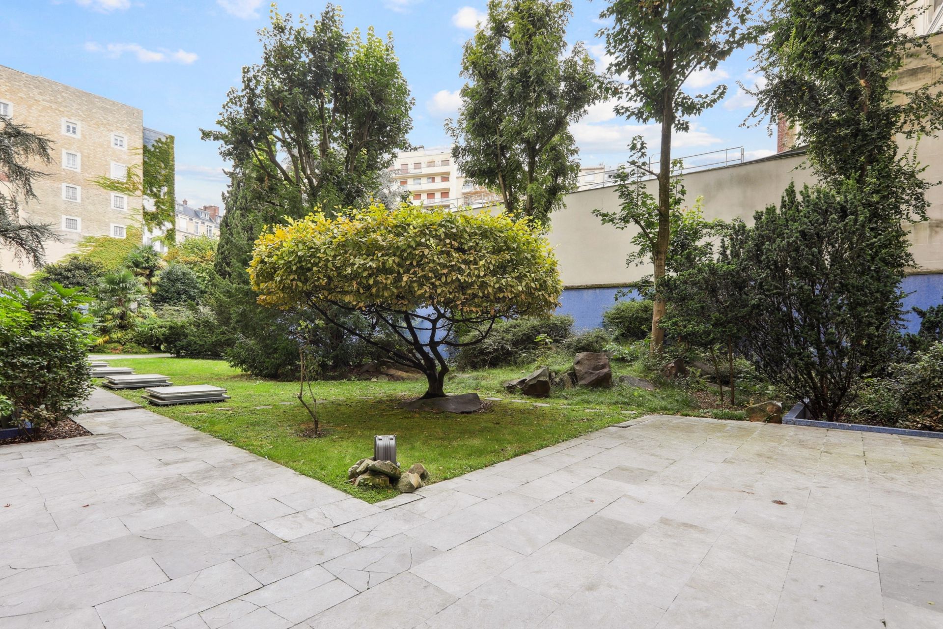 apartment 4 Rooms for sale on PARIS (75016)