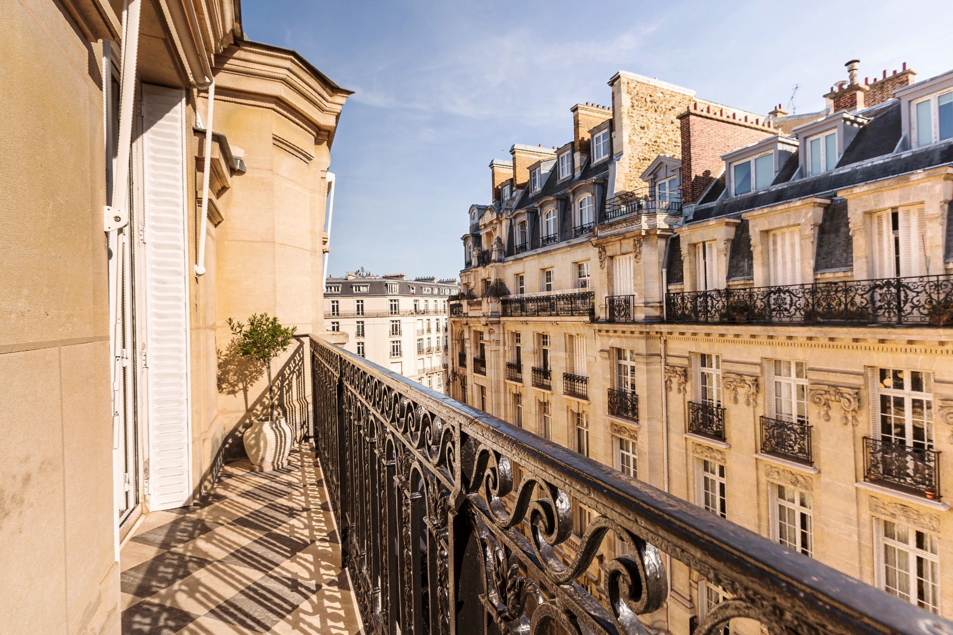 apartment 6 Rooms for sale on PARIS (75016)