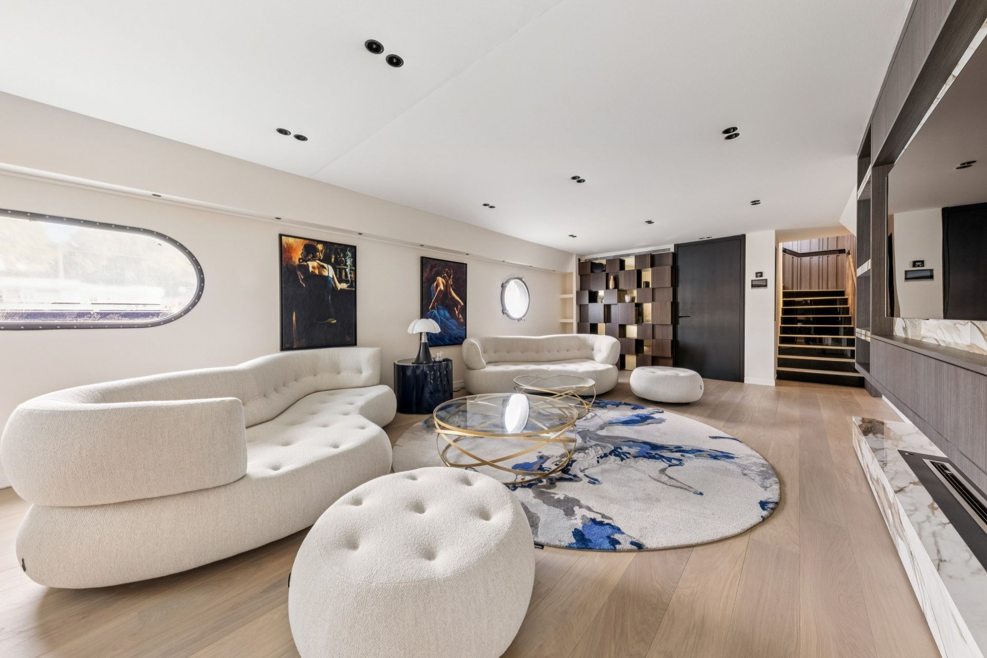 barge 5 Rooms for sale on PARIS (75016)