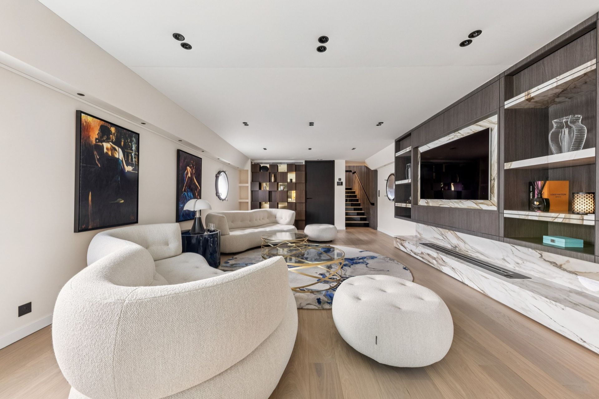 barge 5 Rooms for sale on PARIS (75016)