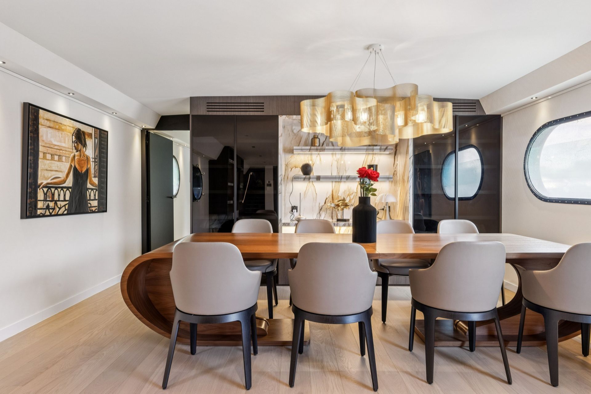 barge 5 Rooms for sale on PARIS (75016)