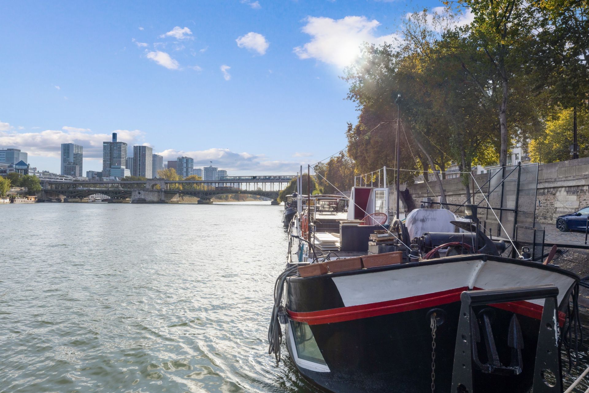 barge 5 Rooms for sale on PARIS (75016)