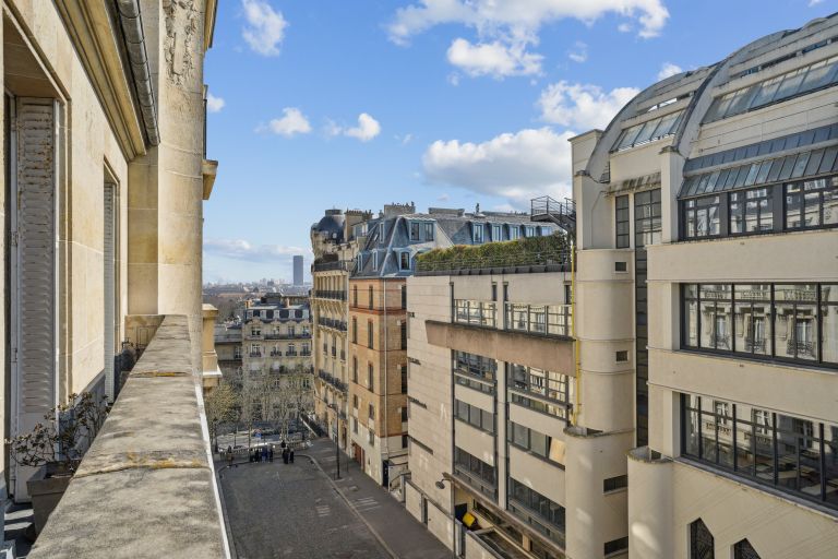 appartement 8 Pièces en vente sur PARIS (75016)