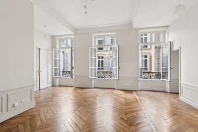 Sale Apartment Paris 8 3 Rooms 78 m²