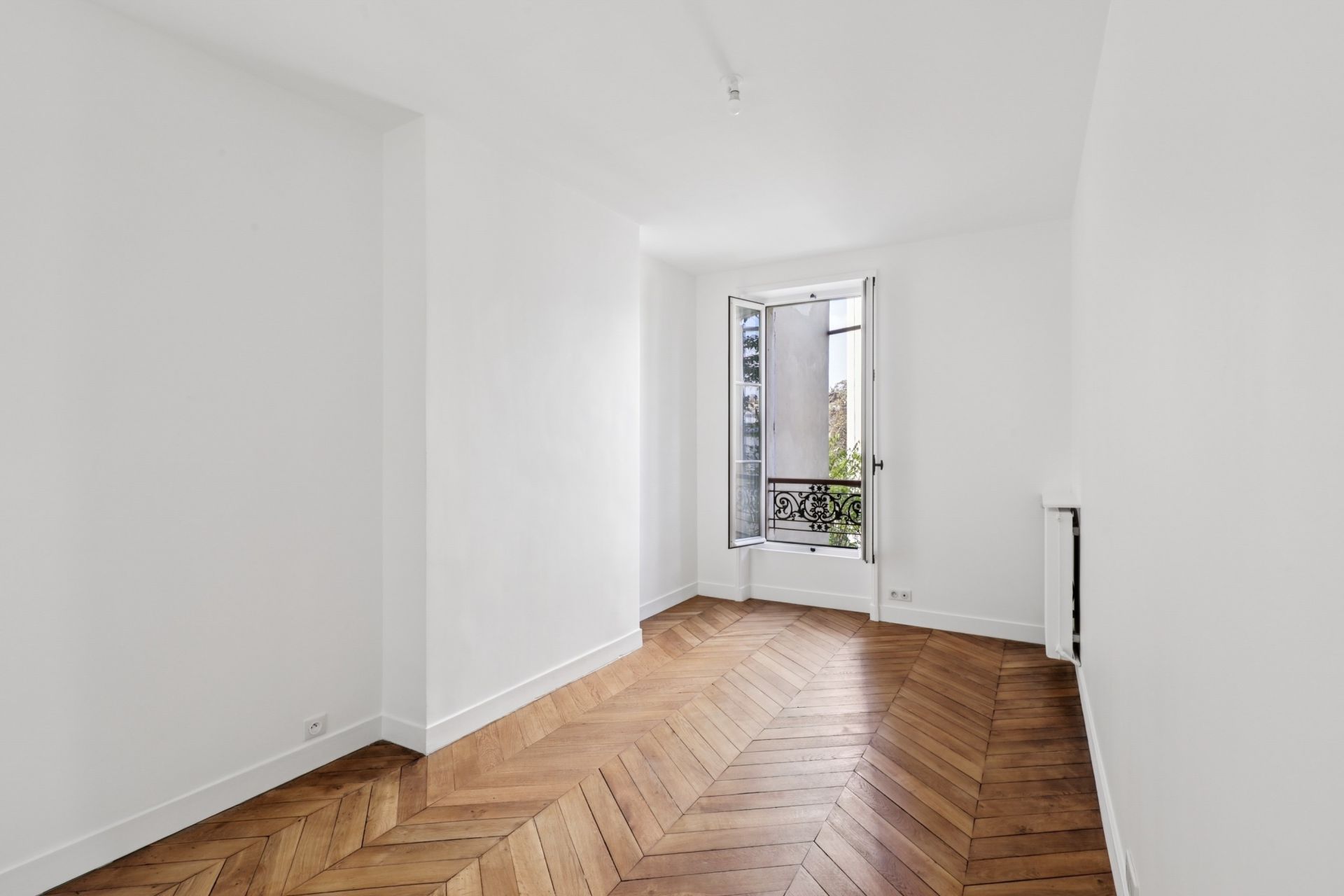 apartment 3 Rooms for sale on PARIS (75008)