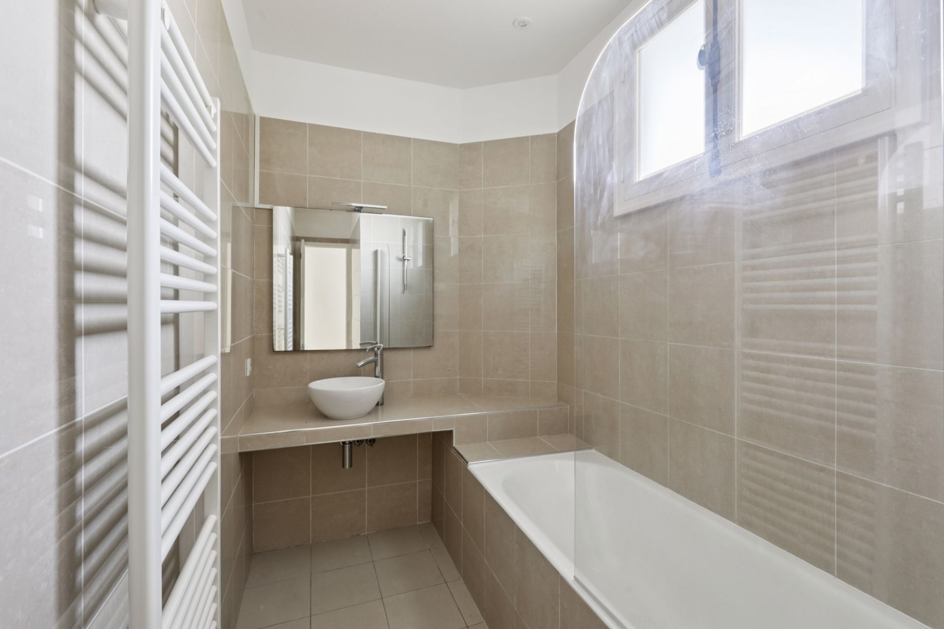 apartment 3 Rooms for sale on PARIS (75008)