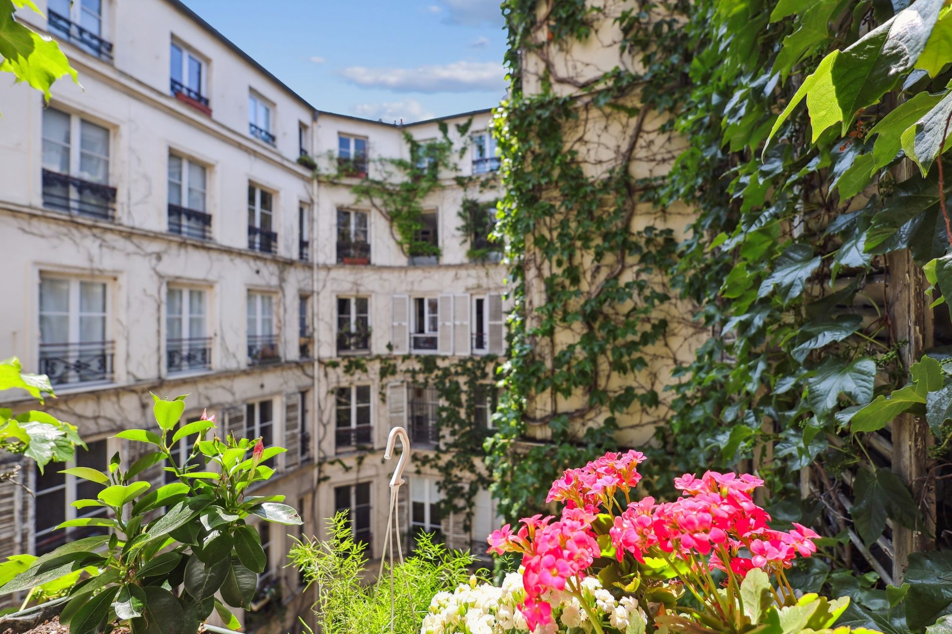 apartment 3 Rooms for sale on PARIS (75007)