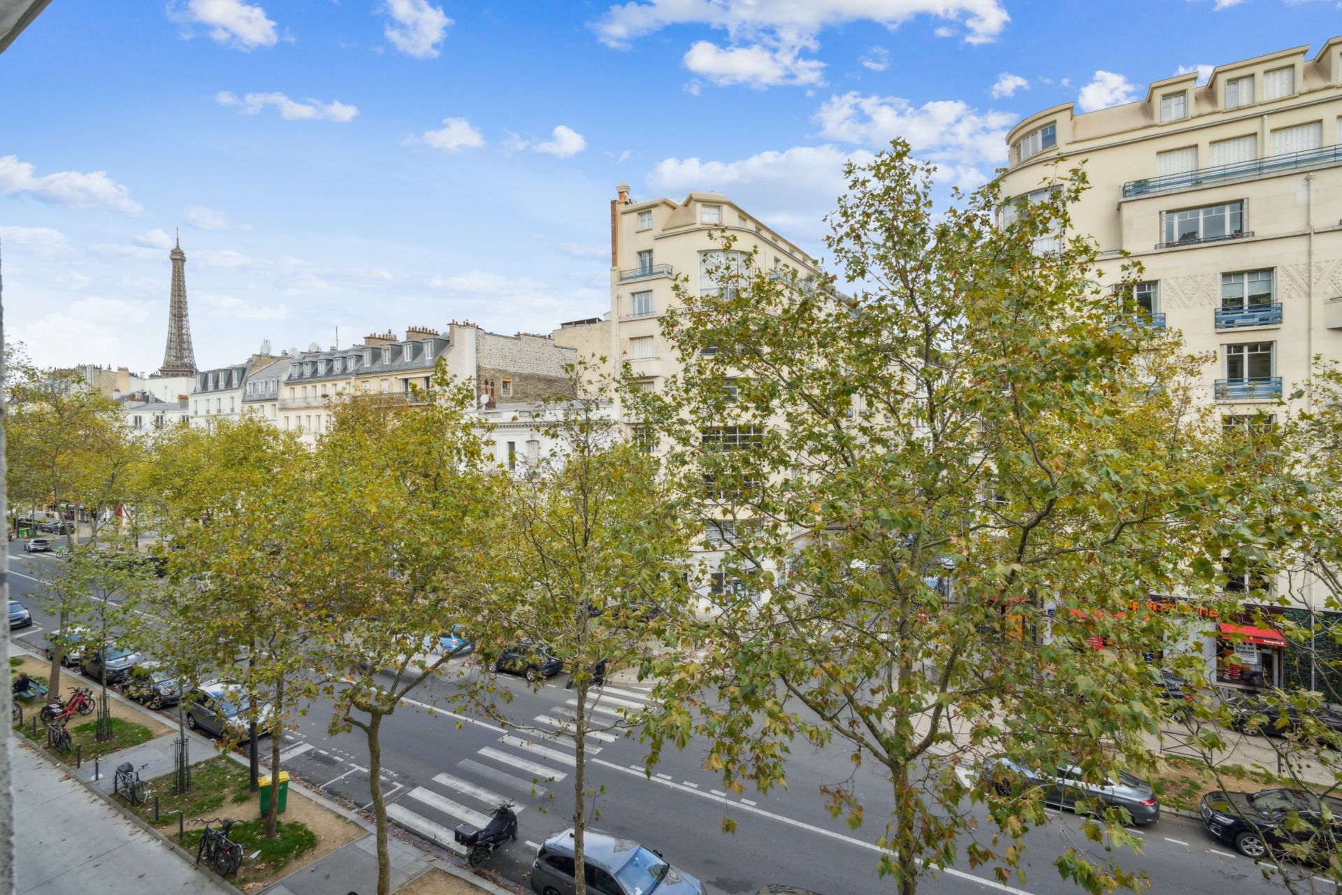 apartment 5 Rooms for sale on PARIS (75007)