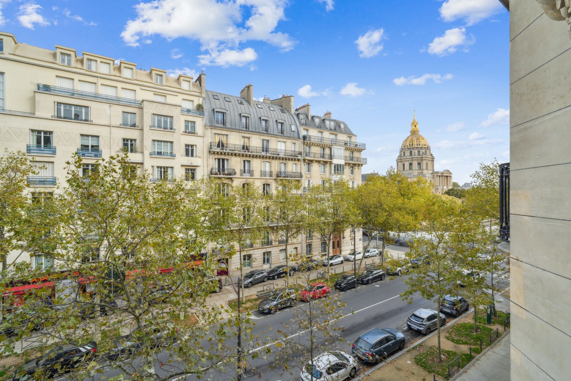 apartment 5 Rooms for sale on PARIS (75007)