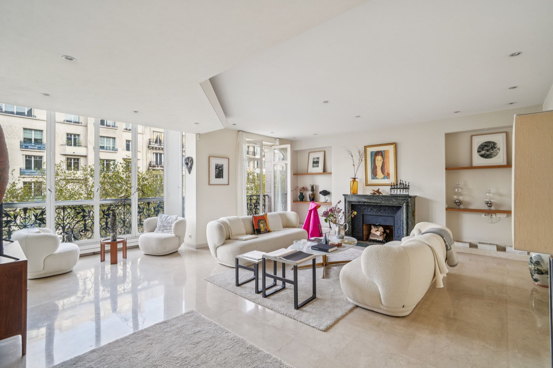 apartment 5 Rooms for sale on PARIS (75007)