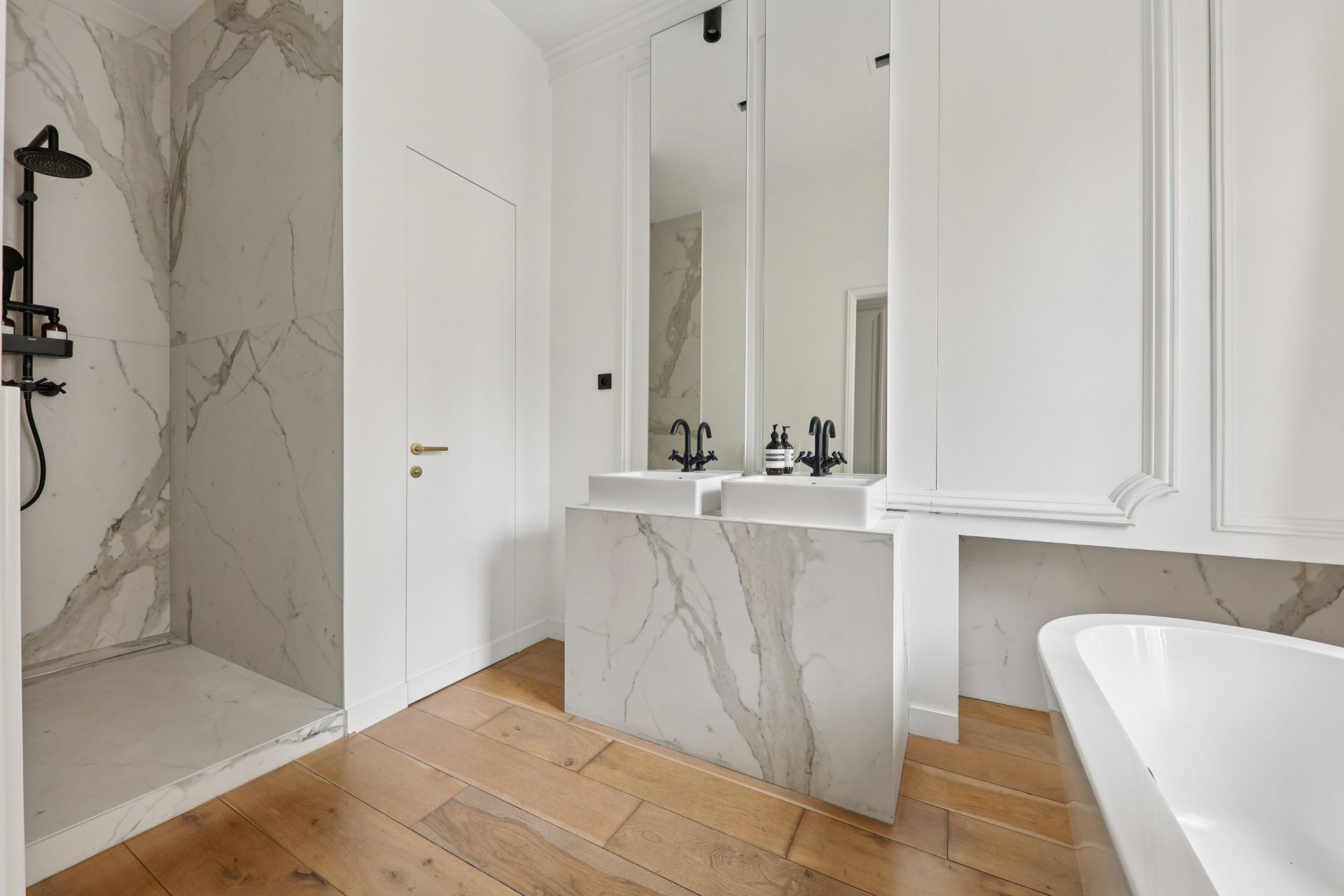 apartment 4 Rooms for rent on PARIS (75007)