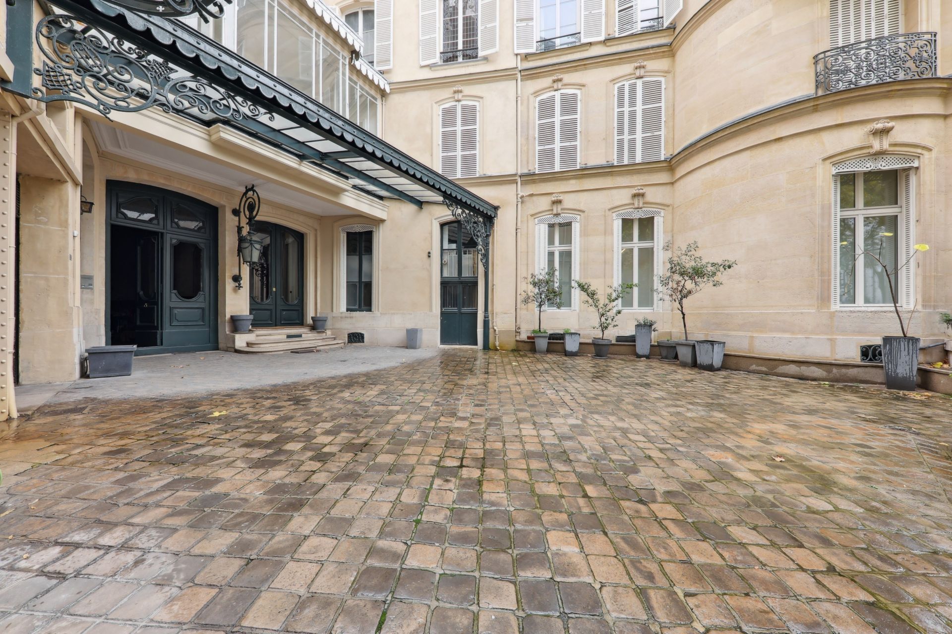 apartment 4 Rooms for rent on PARIS (75007)