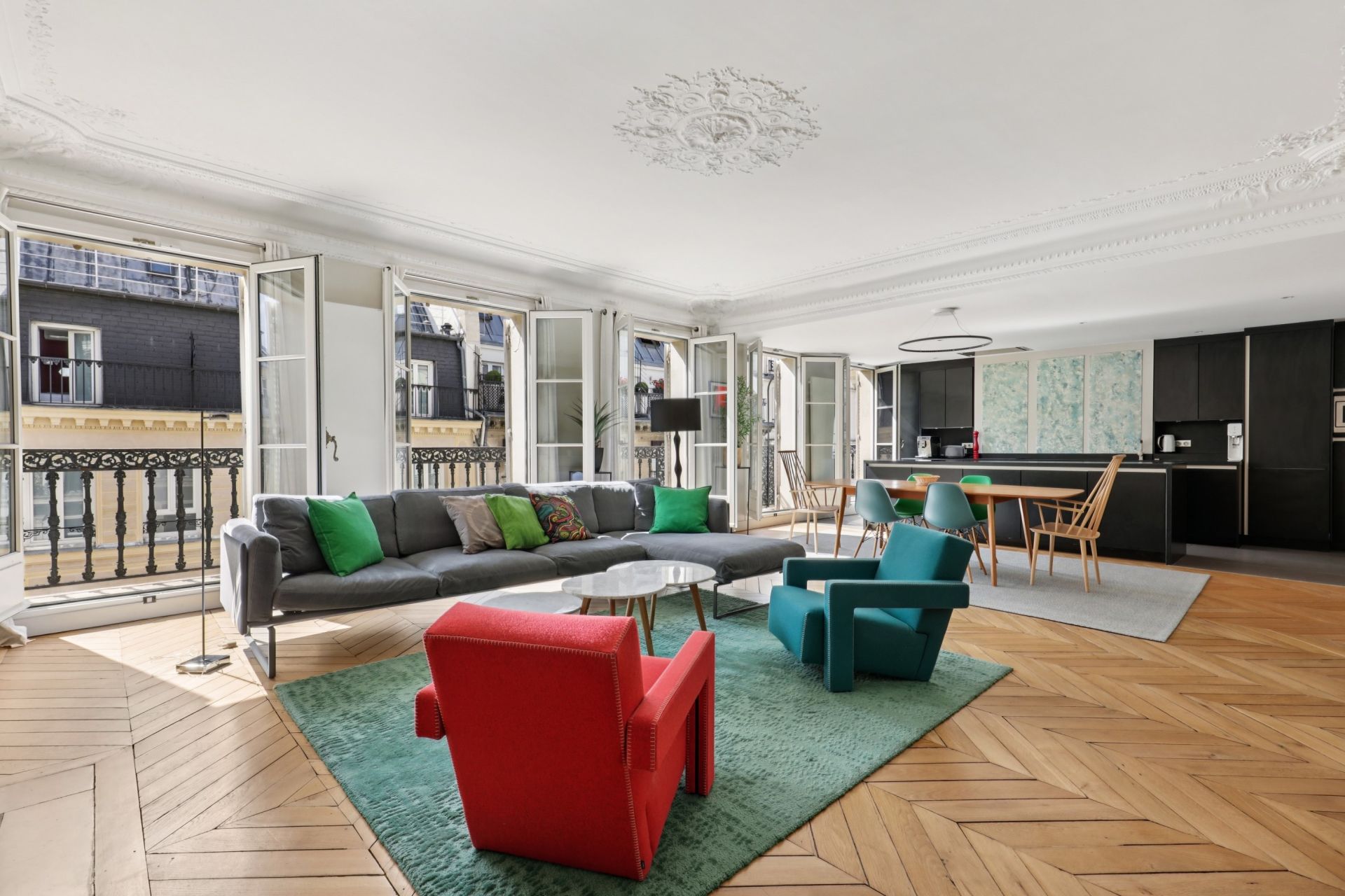 apartment 5 Rooms for sale on PARIS (75008)