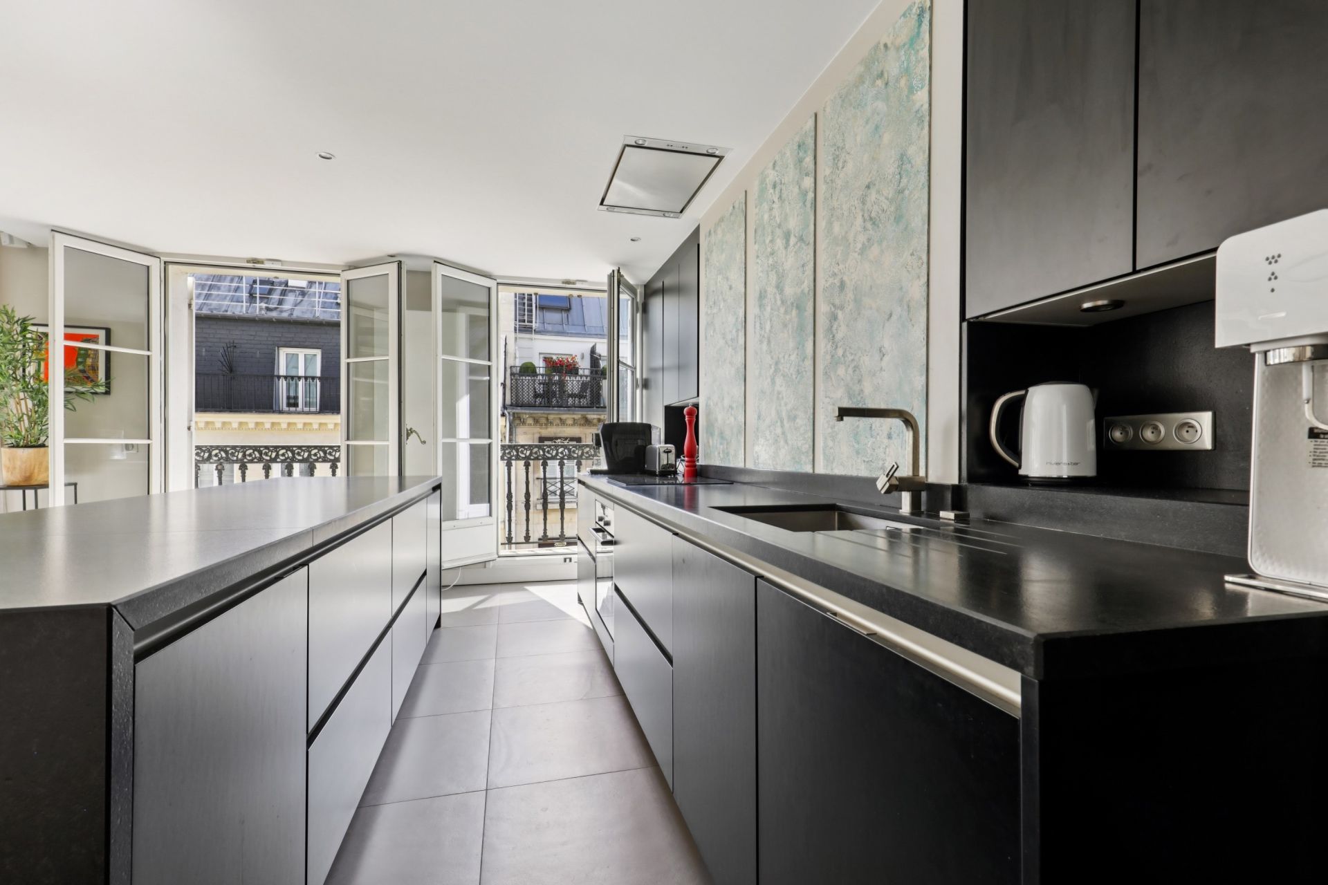 apartment 5 Rooms for sale on PARIS (75008)