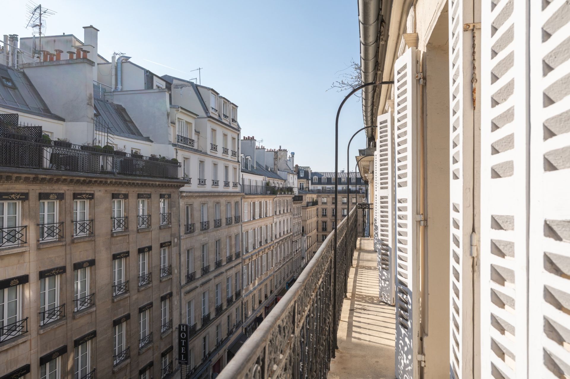 apartment 5 Rooms for sale on PARIS (75008)