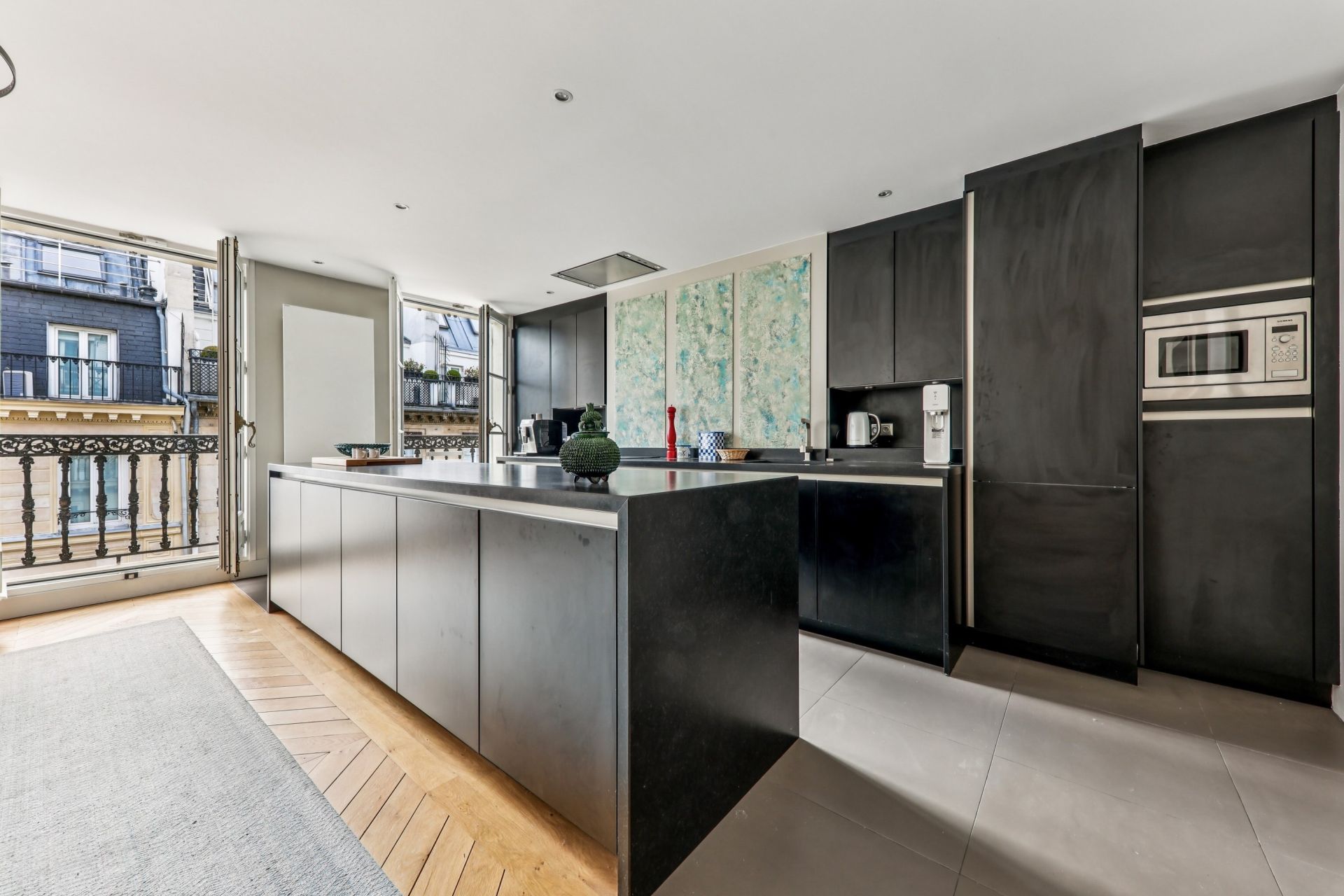 apartment 5 Rooms for sale on PARIS (75008)