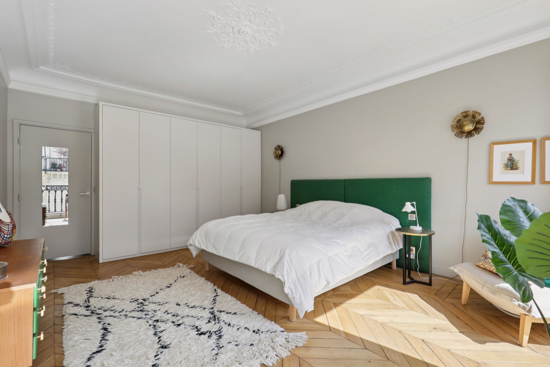 apartment 5 Rooms for sale on PARIS (75008)