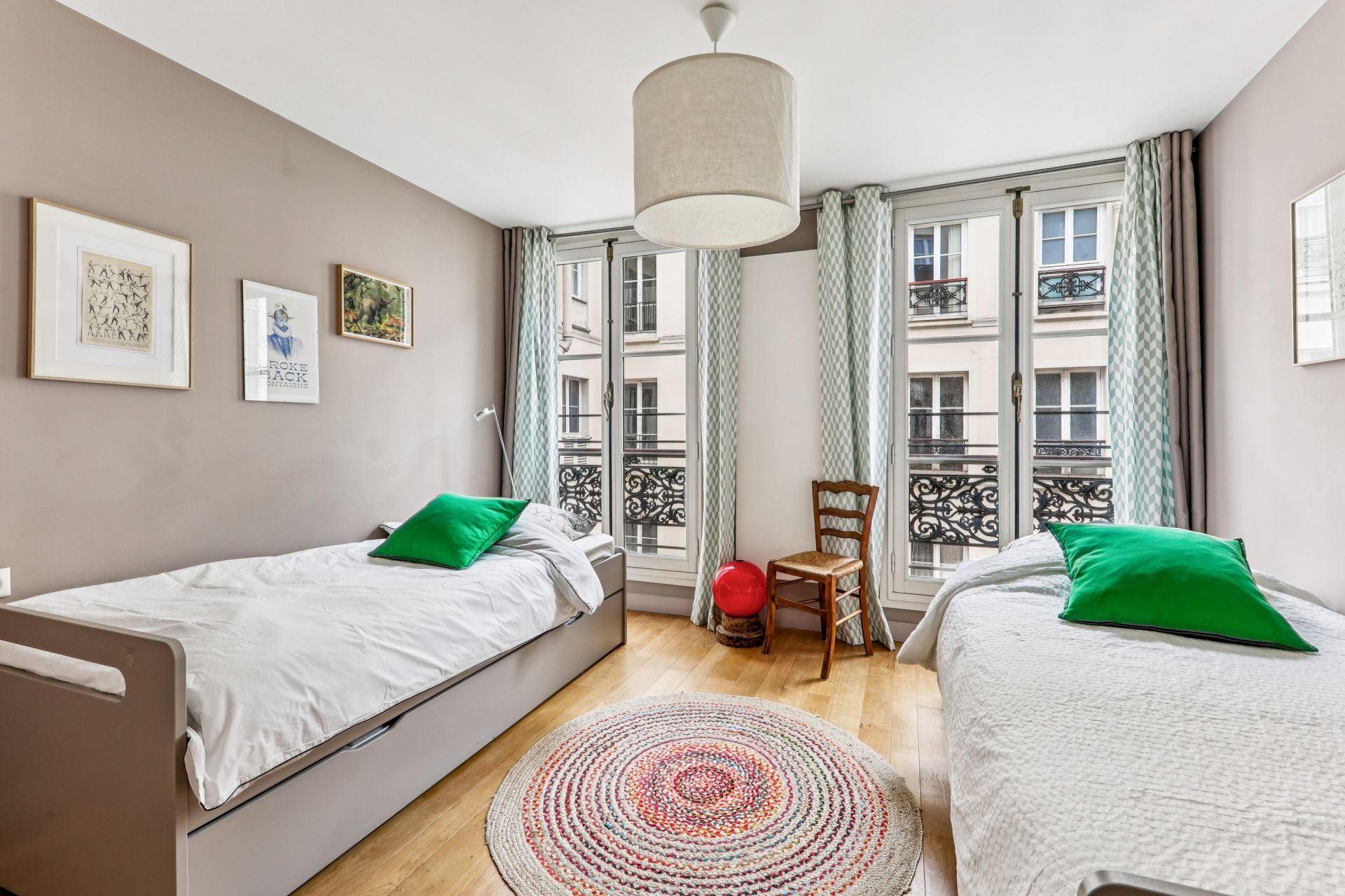 apartment 5 Rooms for sale on PARIS (75008)