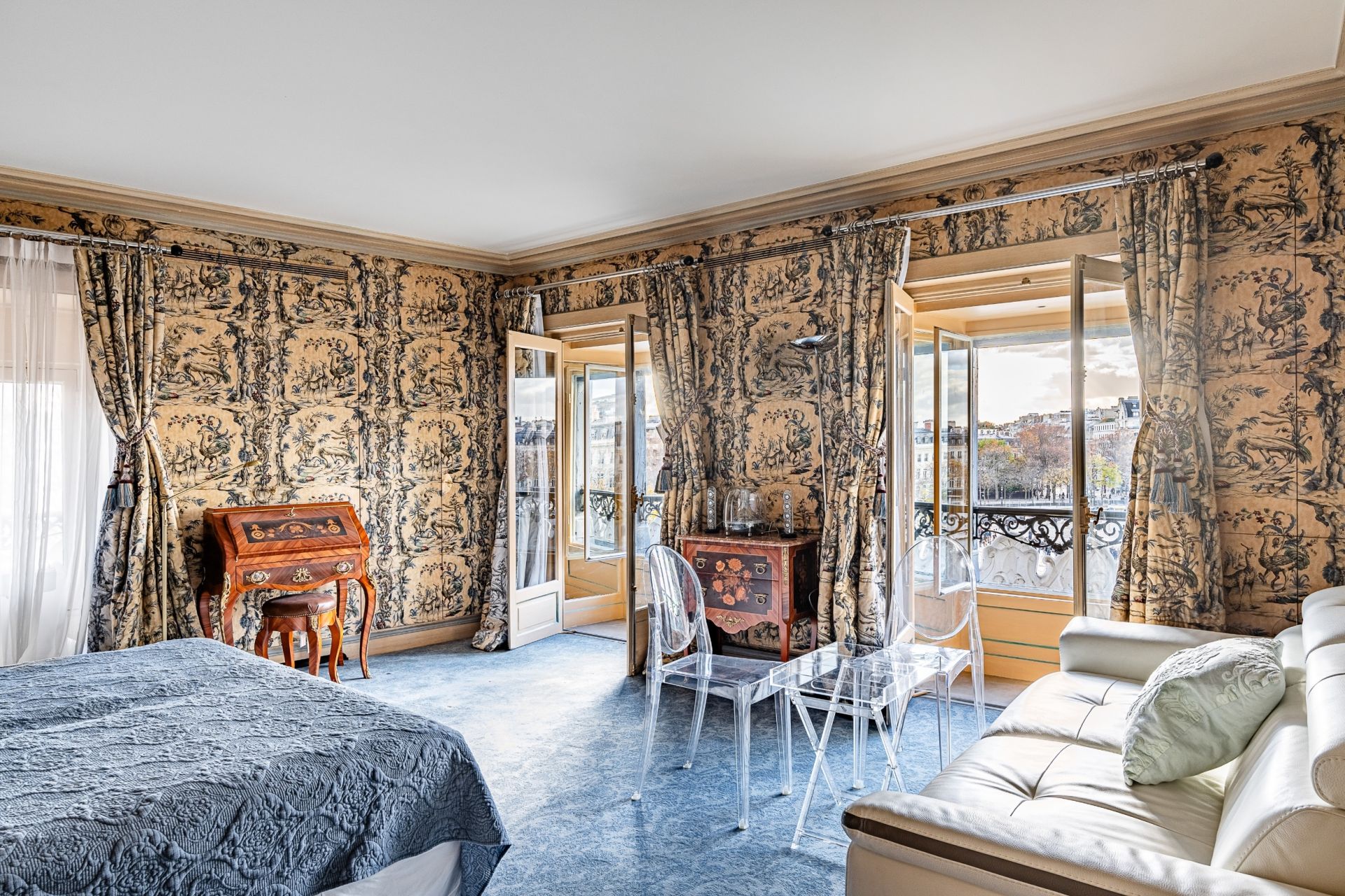 apartment 4 Rooms for sale on PARIS (75008)