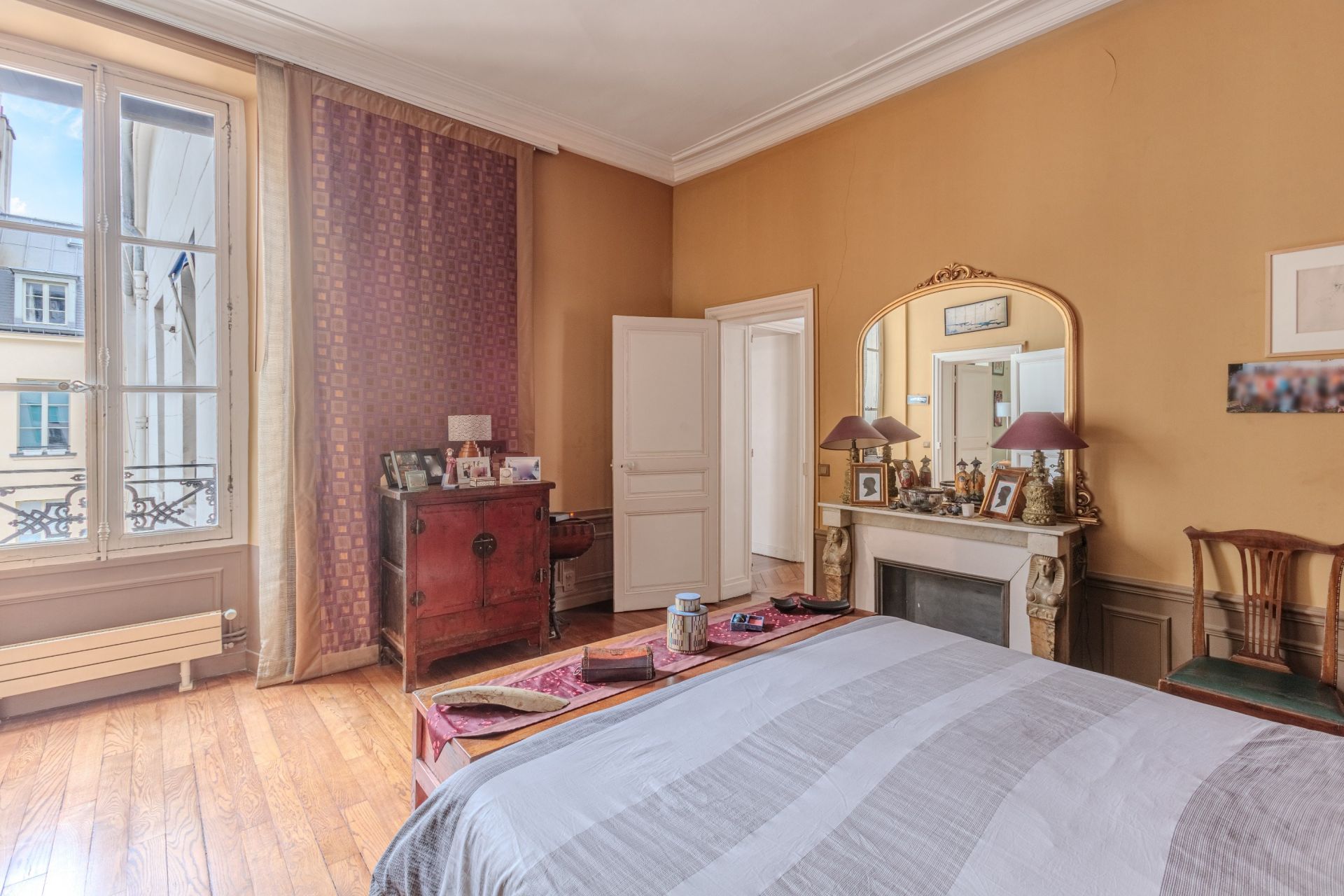 apartment 5 Rooms for sale on PARIS (75001)