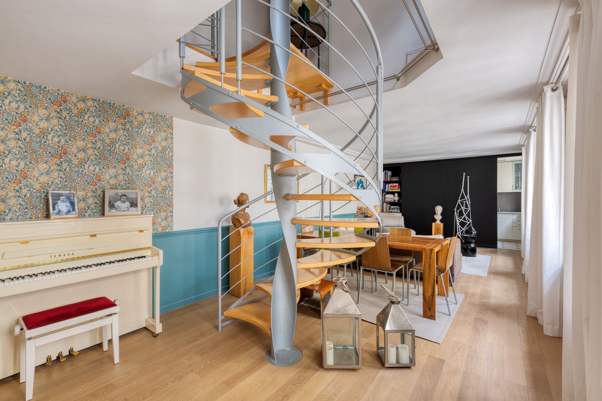 apartment 5 Rooms for sale on PARIS (75008)