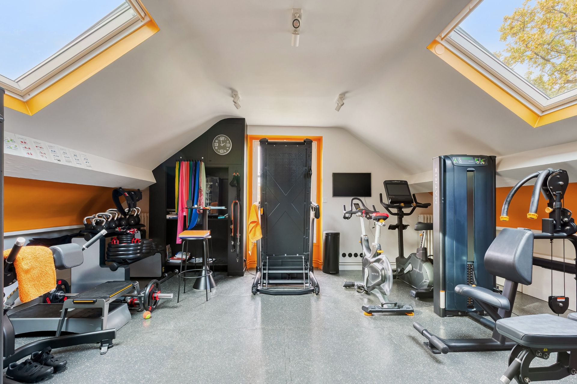 house 7 Rooms for sale on RUEIL MALMAISON (92500)