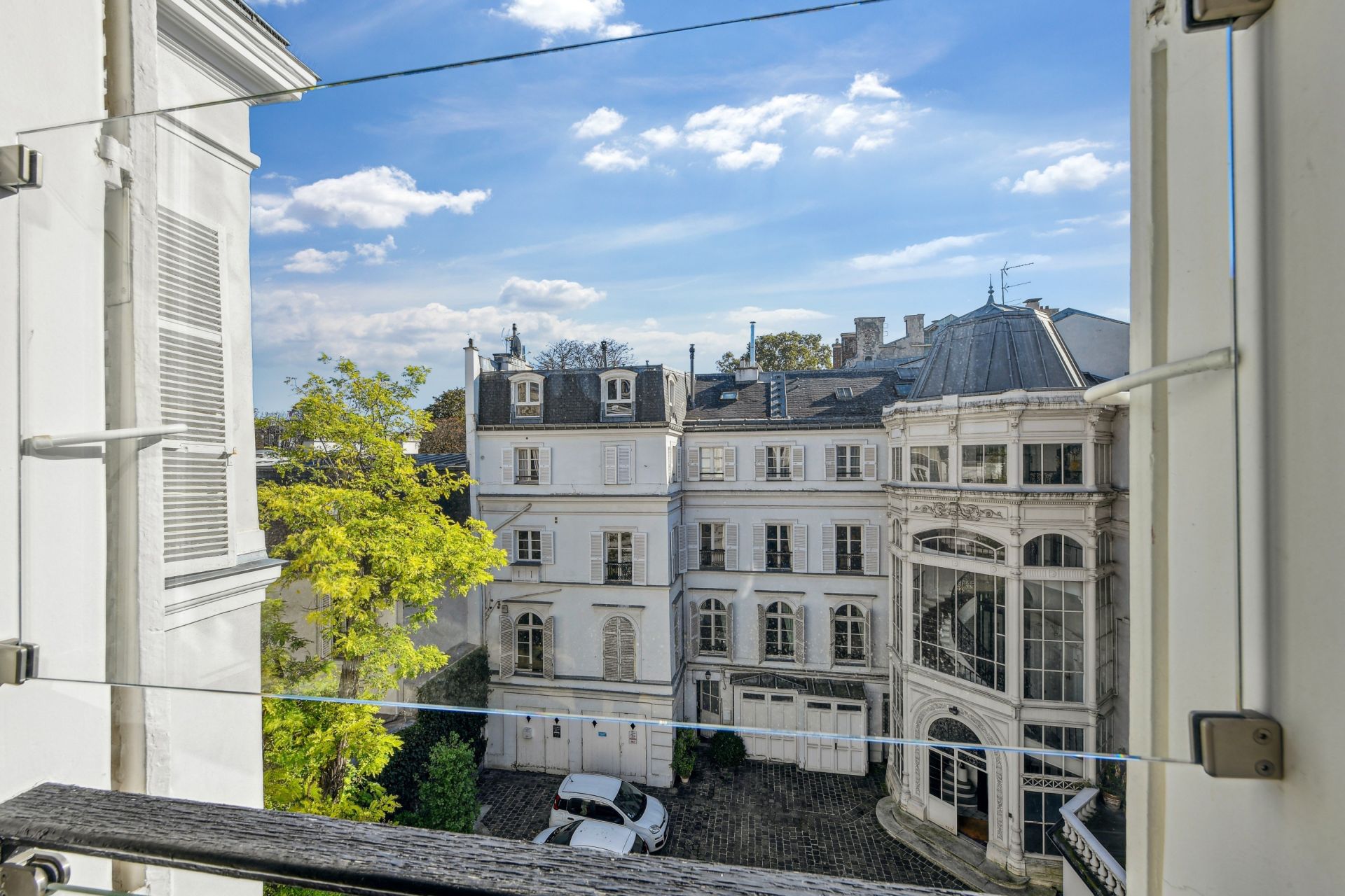 apartment 5 Rooms for rent on PARIS (75008)