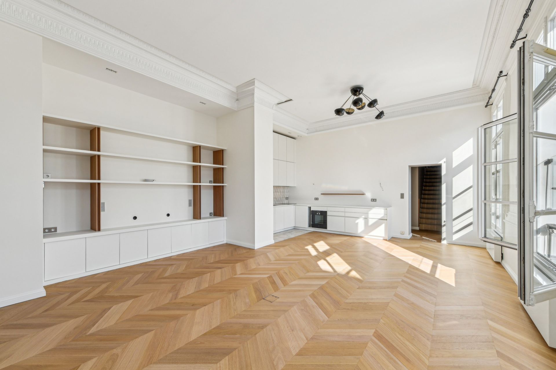 apartment 5 Rooms for rent on PARIS (75008)