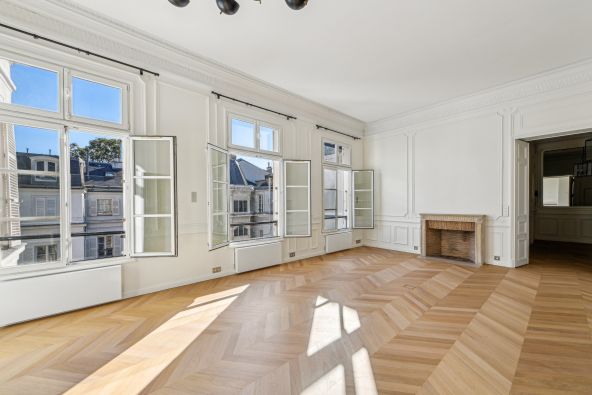 Rental Apartment Paris 8 5&nbsp;Rooms 155&nbsp;m²