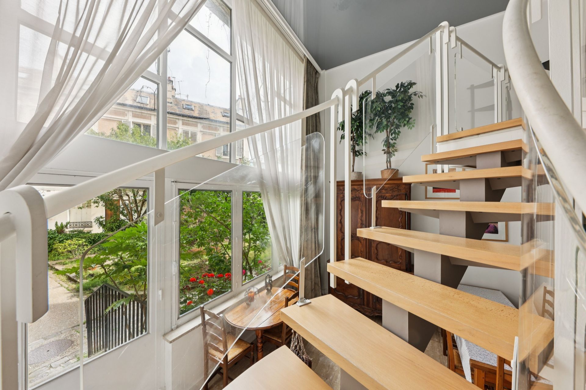 apartment 5 Rooms for sale on PARIS (75015)