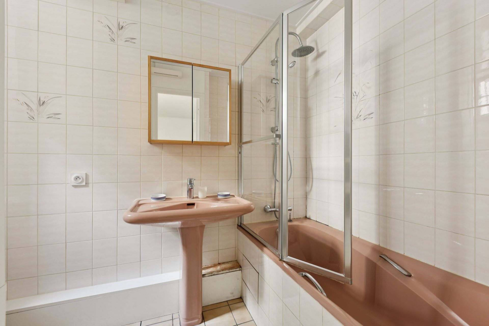 apartment 5 Rooms for sale on PARIS (75015)