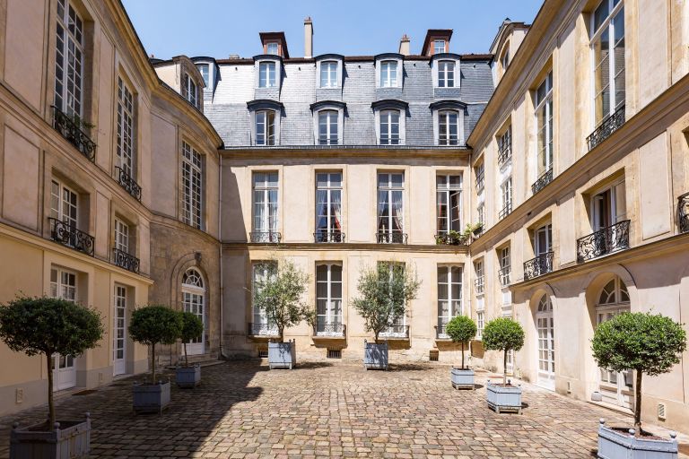 apartment 5 Rooms for sale on PARIS (75004)