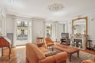 Sale Apartment Paris 9 6 Rooms 169 m²
