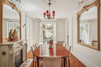 Sale Apartment Paris 9 6 Rooms 169 m²